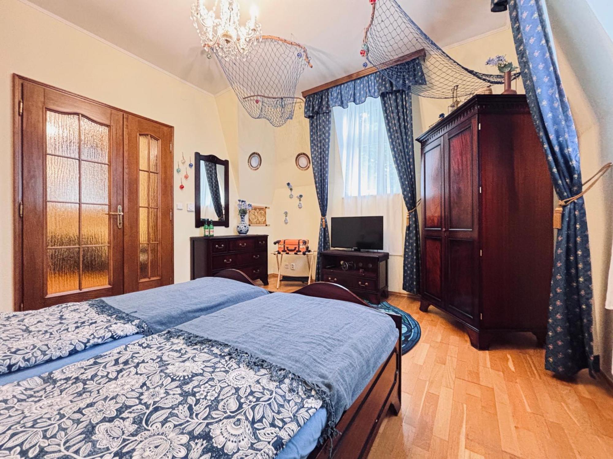 Pirate Family, Theme Room, Free Parking Карлові Вари Екстер'єр фото